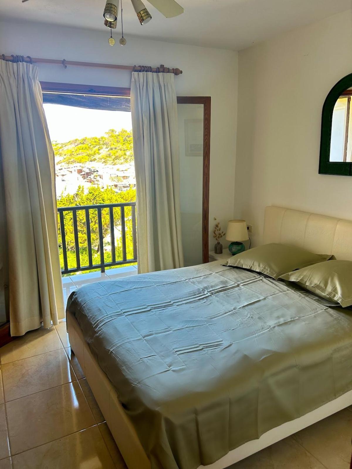 Hébergement de vacances A 2 Min De La Et Piscine Accessible Cala Tarida (Ibiza)